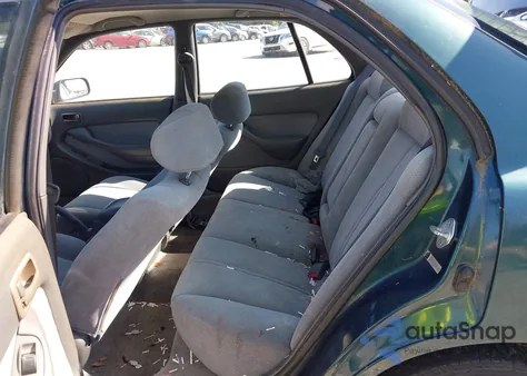 1996 Toyota Camry Dx/Le/Xle z USA, uszkodzony, nr VIN 4T1BG12K4TU826089